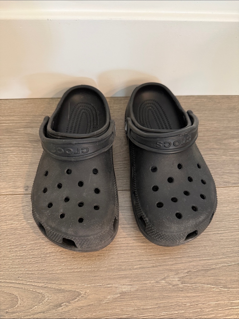 CROCS Kids Classic Clog in Black - Picture 1 of 8